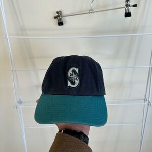 Vintage Seattle Mariners dad hat with buckle strap